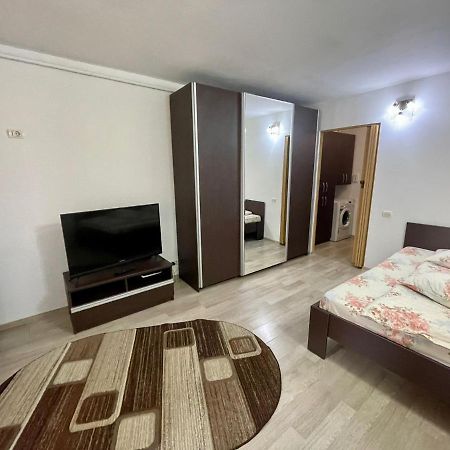 Апартаменти Garsoniera Moderna Parcare Internet Пітешть Екстер'єр фото